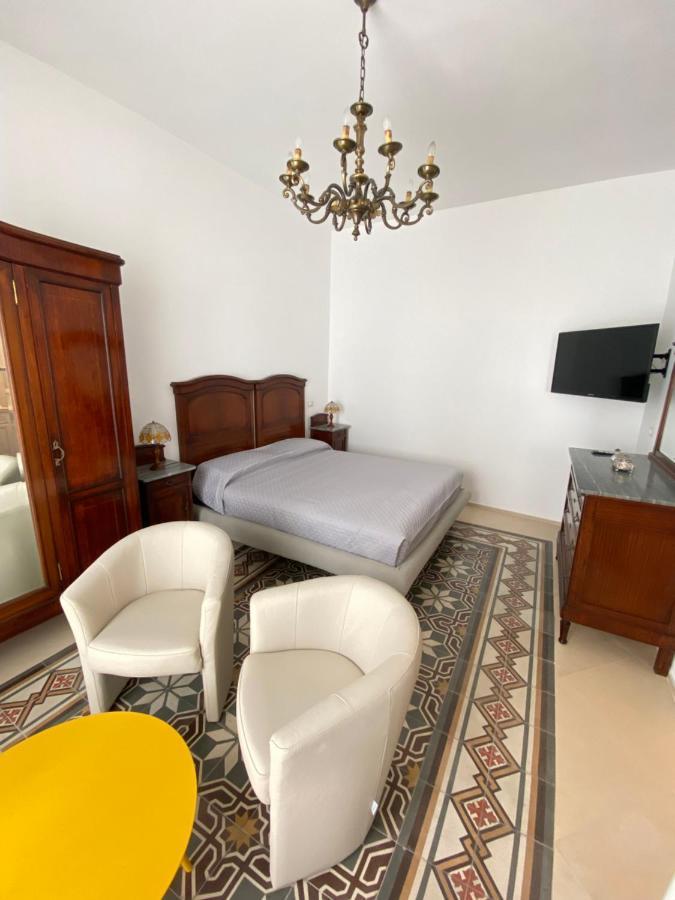 Al Corso Charming Rooms Пешичи Екстериор снимка