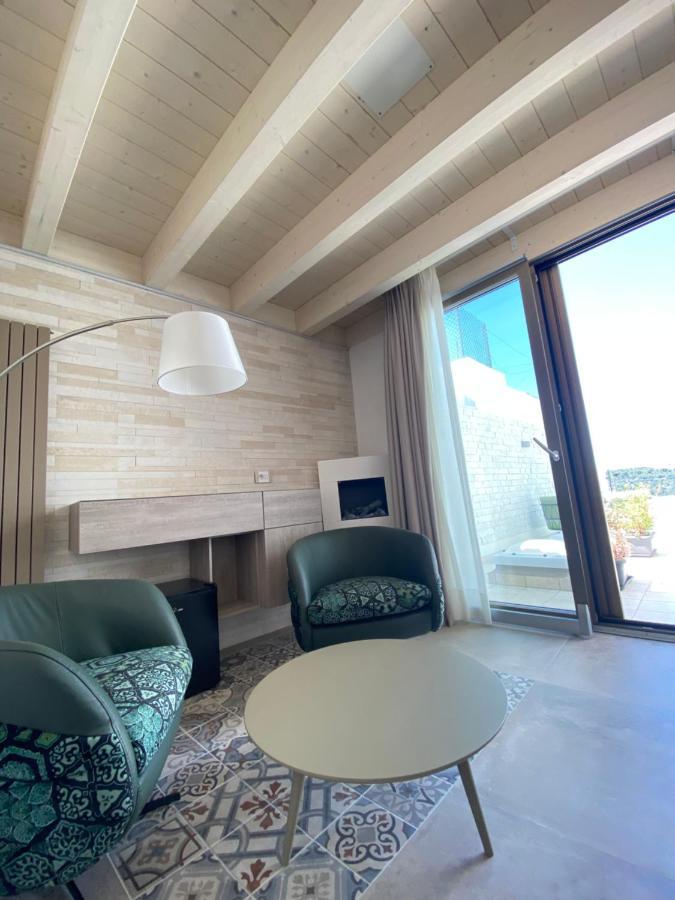 Al Corso Charming Rooms Пешичи Екстериор снимка
