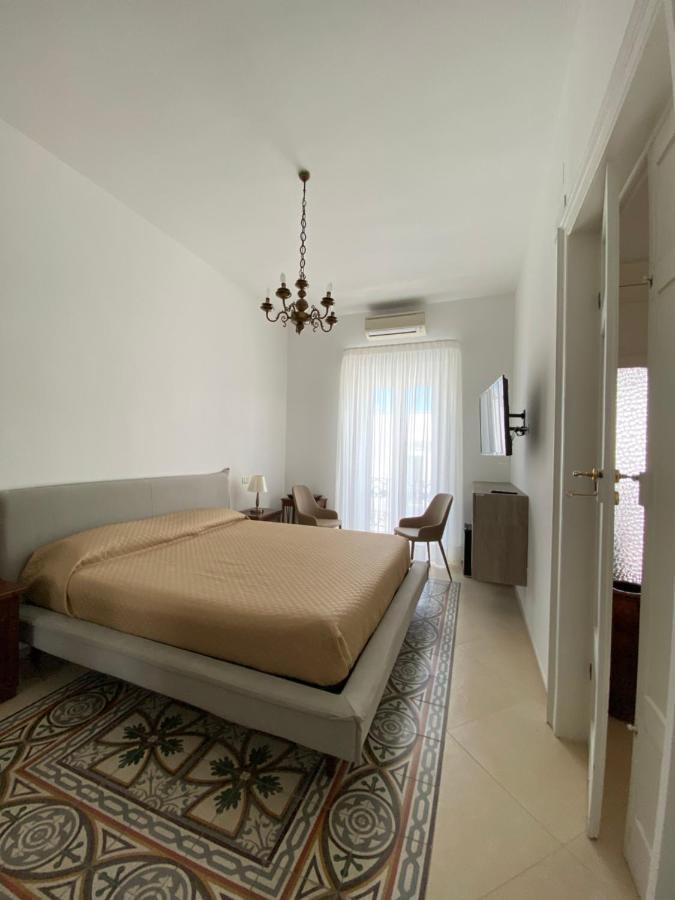 Al Corso Charming Rooms Пешичи Екстериор снимка
